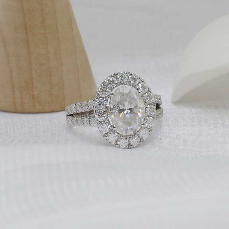 4ct Oval Moissanite Ring White Gold Rhodium Plated Silver925 Halo Setting Moissanite Engagement Ring with GRA