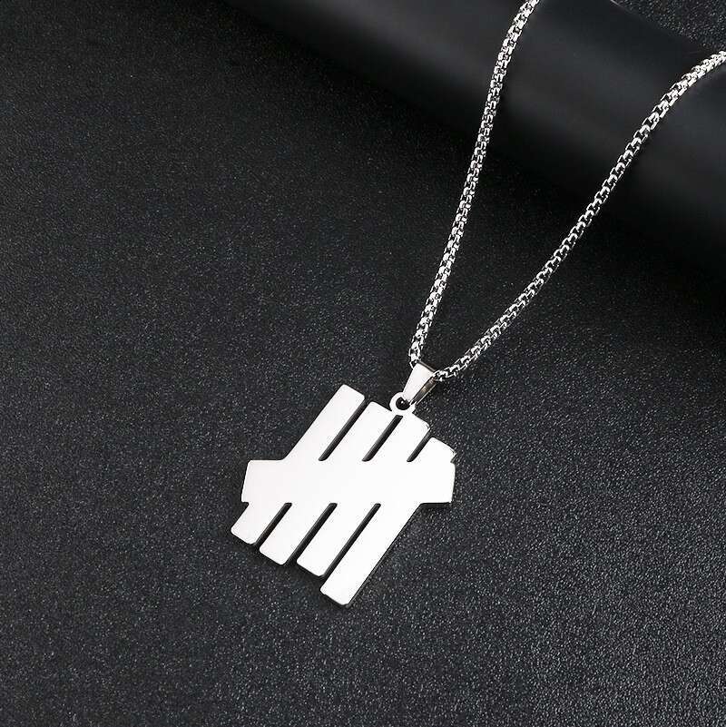 Titanium steel jewelry is unbeatable in the United States. Five bar trendy brand couple minimalist necklace pendant, long sweater chain accessories