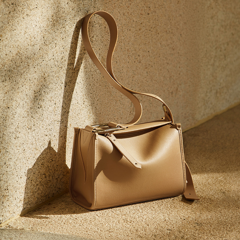 Designer Designer Single Shoulder Large Capacity Women's Handbag, Niche Fashion Diagonal Cross Handbag