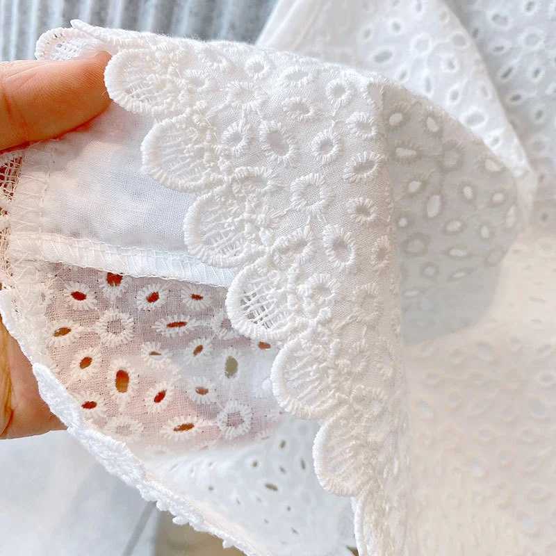 2PCS Childrens Set 2022 Summer Girls Clothing Childrens Hollow Lace Sleeveless Top Shorts Set Fashion Baby Girls Cardigan Fake Two SetXJ250410