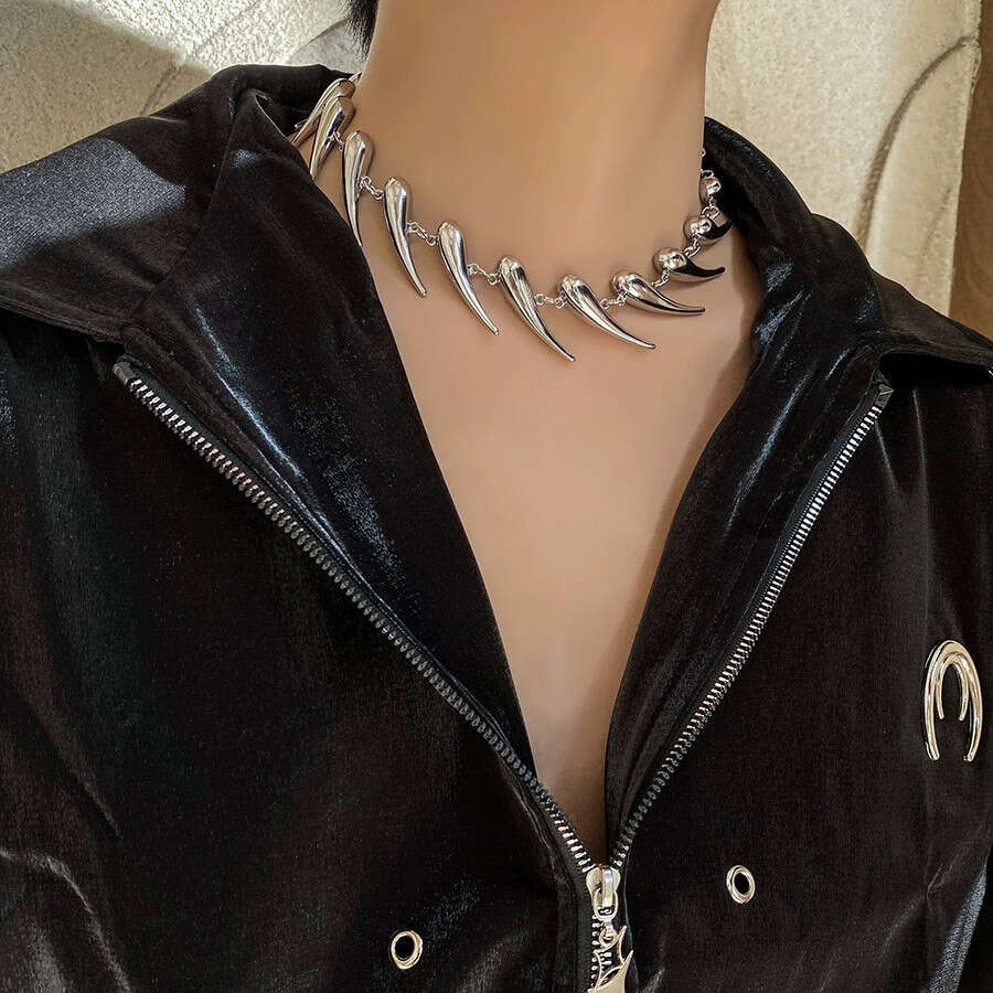 Thorn Geometry Sier Sting Irregular Metal Necklace Men's Instagram Niche Hip Hop High end Neckchain for Women's Fashion