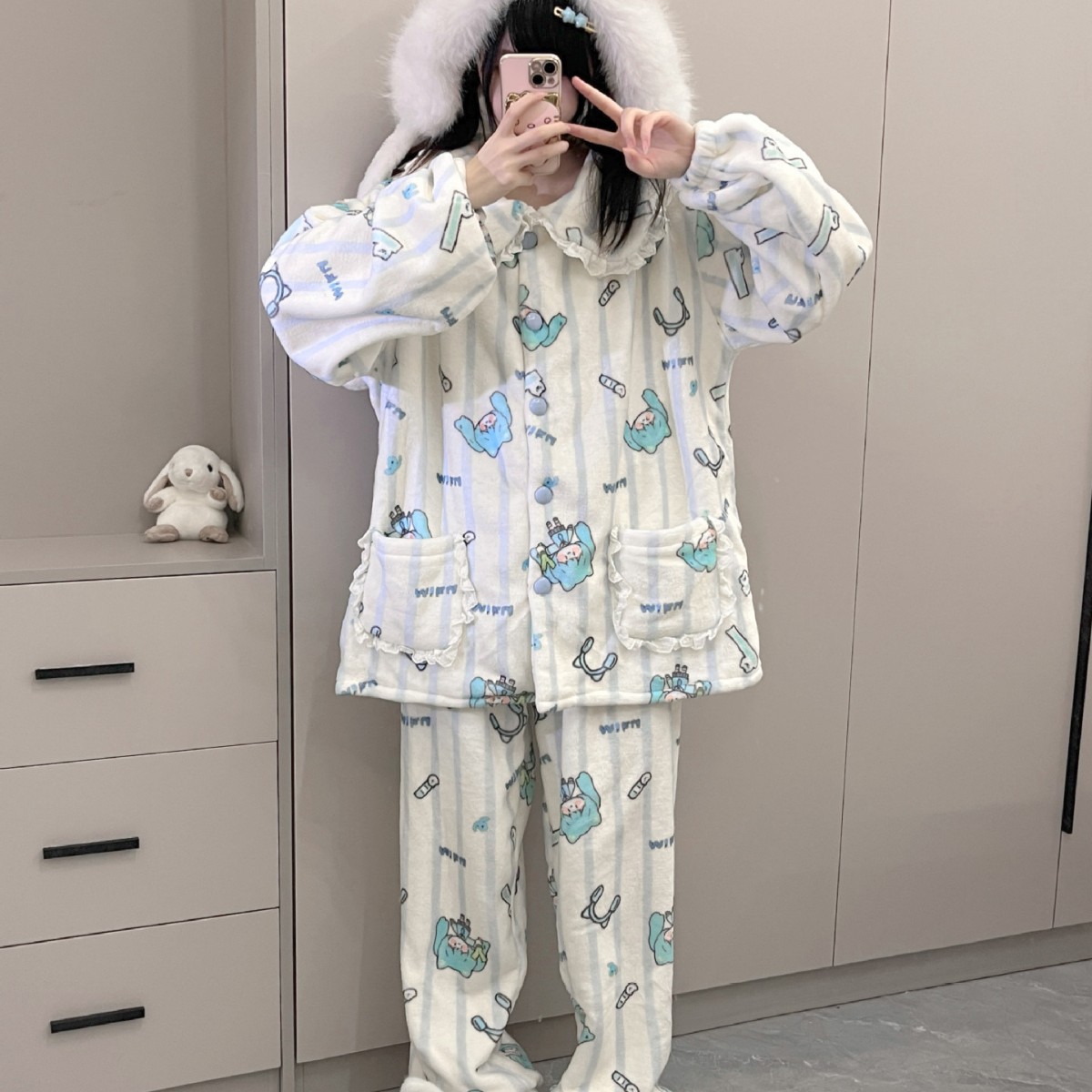 B699-Winter new style flannel thick warm cute girl soft girl pajamas home clothes suit