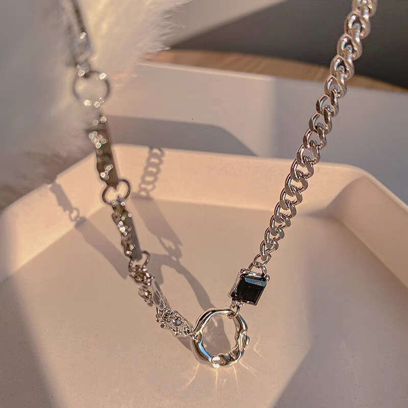 Irregular niche design, black titanium steel geometric circular ring splicing necklace, unisex high-end necklace