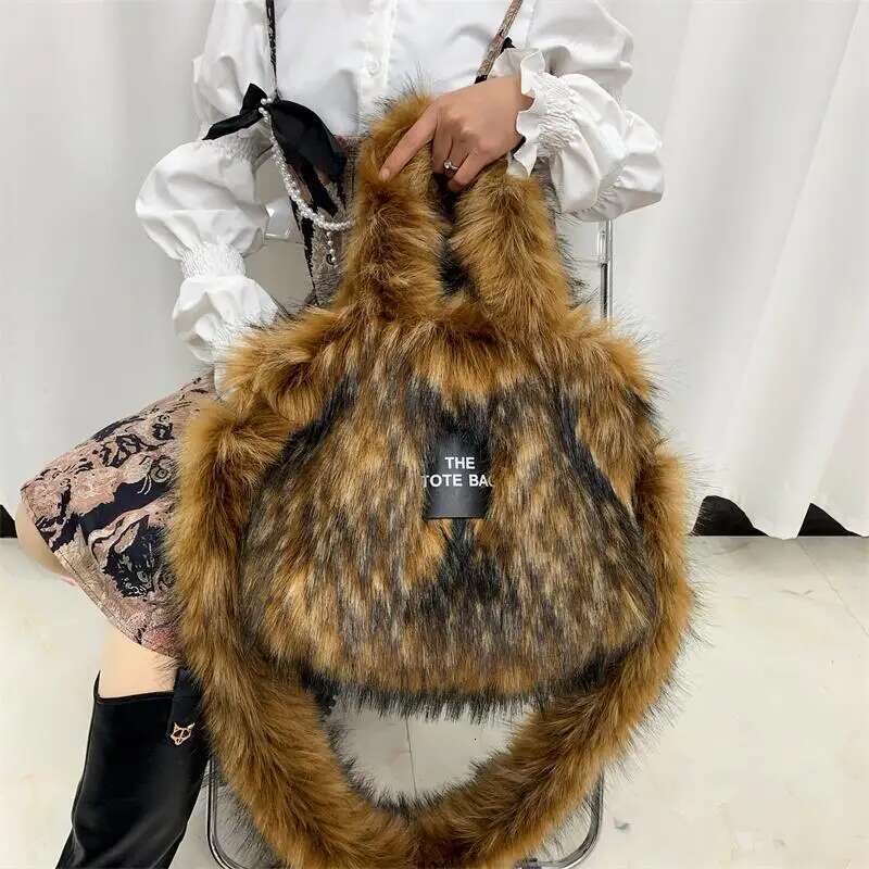 2023 Designer Faux Fur Tote Bag for Women Handbags Autumn Winter Plush Shoulder Crossbody Bags Brand Shopper Purses Y2K