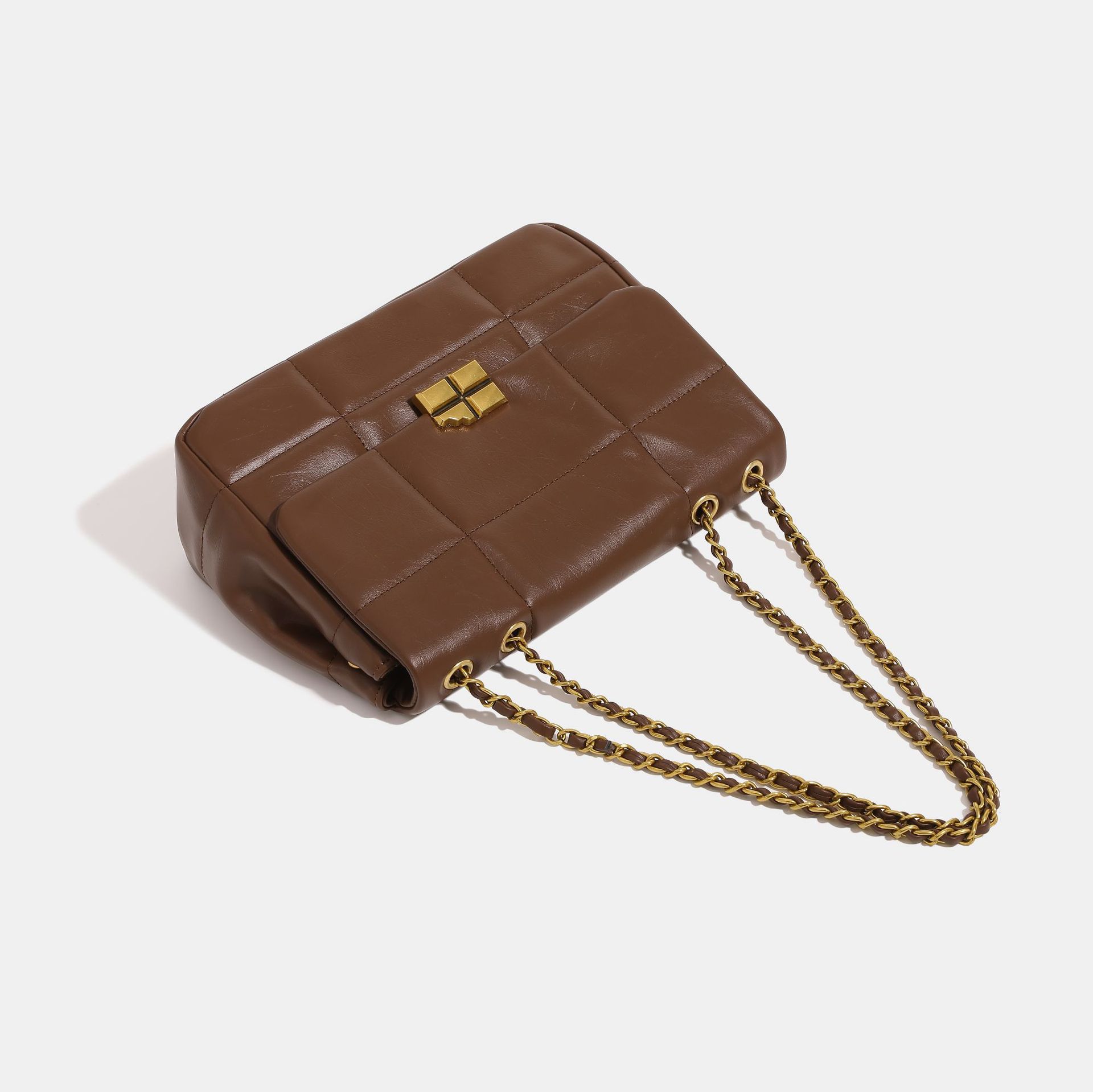 Elegant Small Square Women's Messenger Bag - Versatile Retro Chain Shoulder and Underarm Carry Option