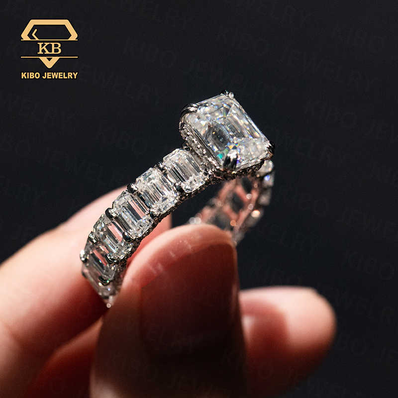 Pass Diamond Tester Custom Fashion Rings Iced Out Emerald Cut Moissanite Ring 925 Silver White Gold Plated Rings Jewelry Women