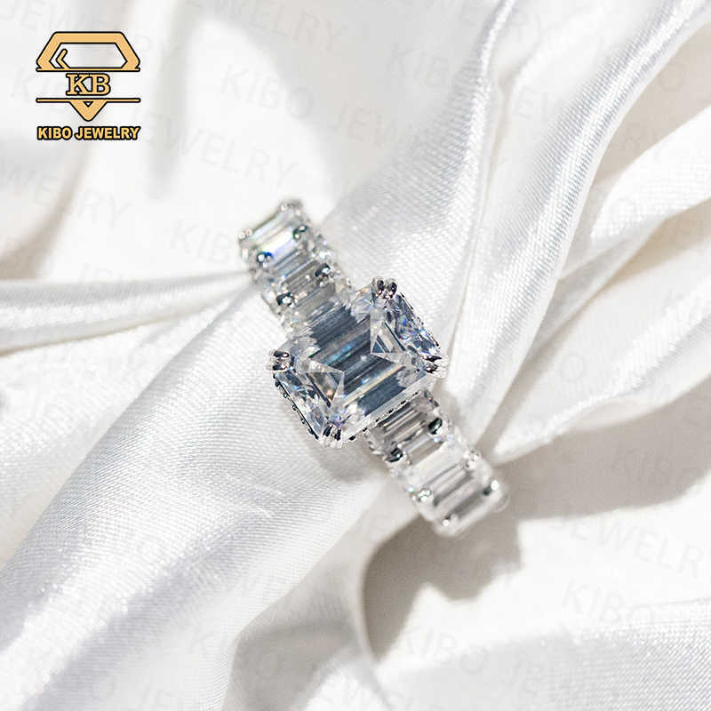 Pass Diamond Tester Custom Fashion Rings Iced Out Emerald Cut Moissanite Ring 925 Silver White Gold Plated Rings Jewelry Women