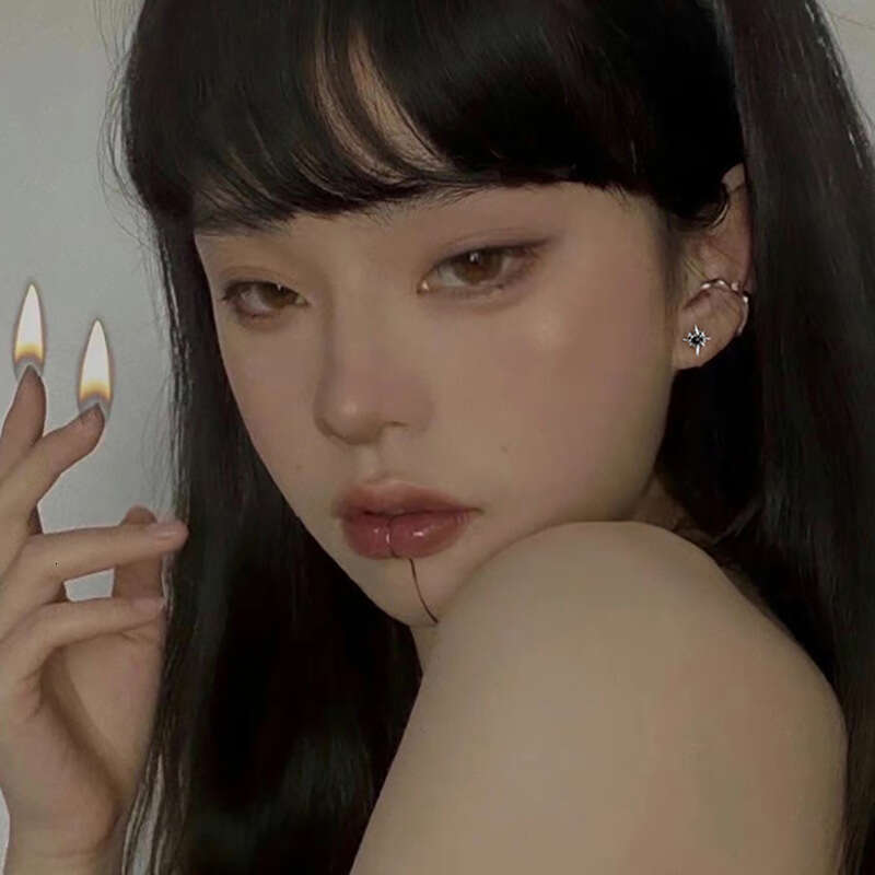 Star earrings for women, simple, compact, light , internet celebrity, student commuting, eight pointed star earrings, 2024 new trend