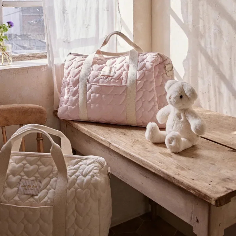 2025 Korean Instagram Mommy Bag for Going Out Lightweight Diagonal Spanning Large Capacity Fashion Mommy BagHandheld Diaper 250218