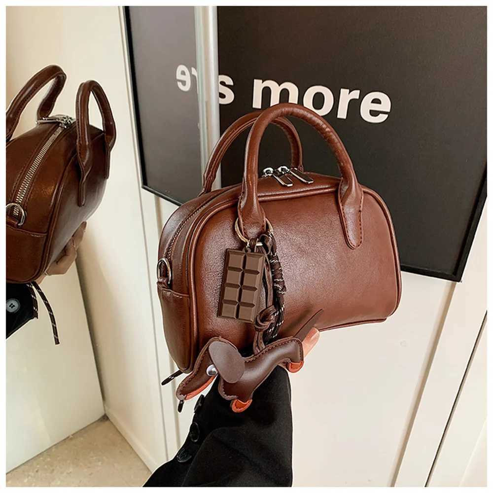 Keychains Lanyards Cute Korean dog keychain car fashionable retro packaging decoration pendant womens handbag accessories H250217