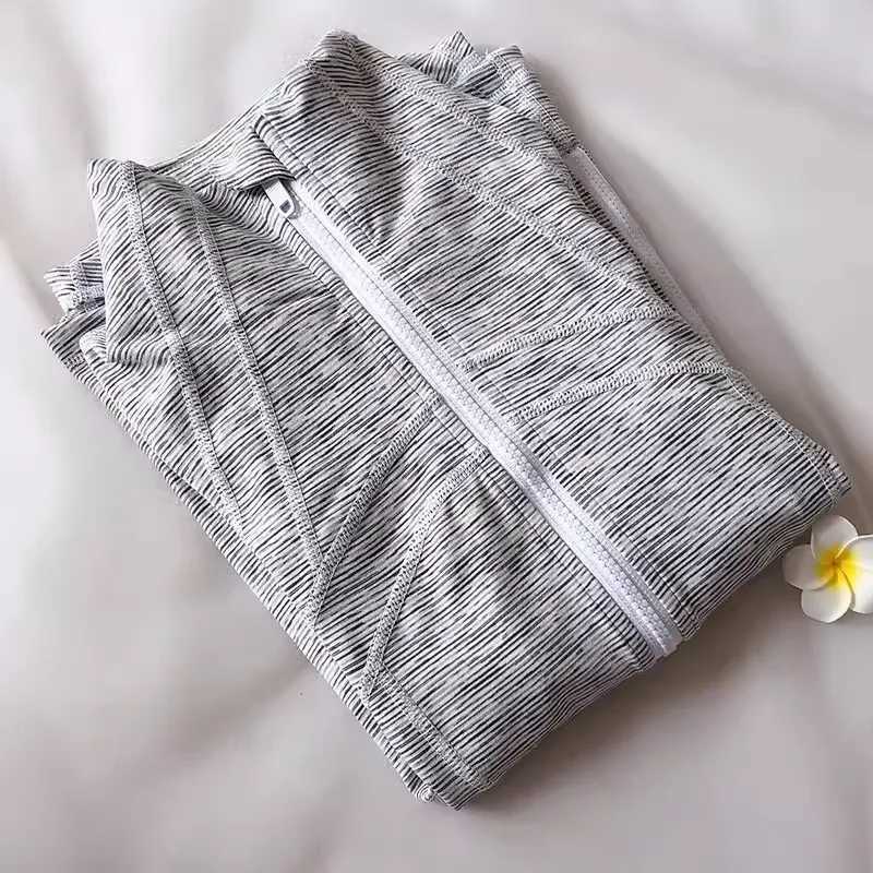 Active Shirts Tees 2025 womens outdoor sports casual zipper jacket wearing long sleeved running windproof jacket H25218