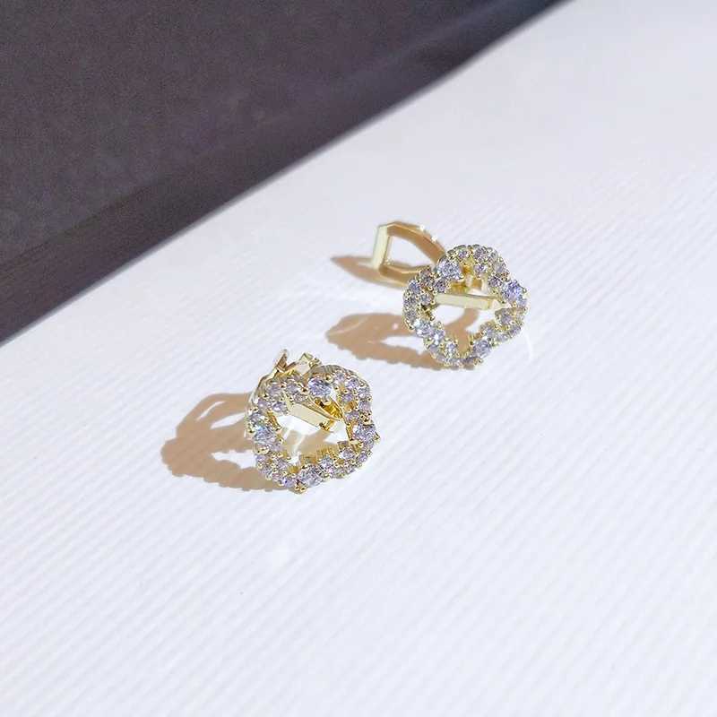 Stud 925 Silver Womens Zircon Earrings Four Leaf Clover Shaped Simple Fashion Party Jewelry Korean H250217