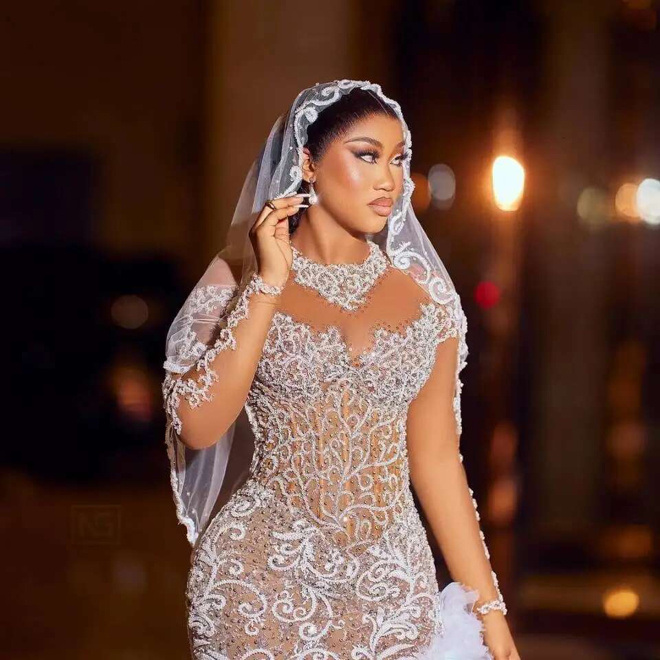 Lace Exquisite Mermaid Wedding Dresses Shine Crystal Lllusion Ball Gown Pleated Tulle Brush Train Bridal Gowns Dress Customized s