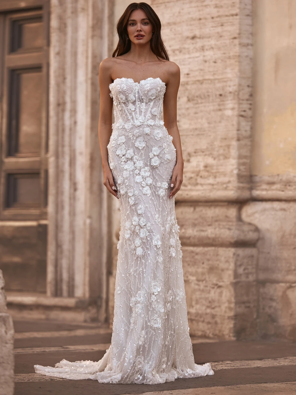 Simple Strapless Wedding Dresses 3D-Floral Appliques Mermaid Bridal Gowns with Overskirts Lace Customized Princess Sweep Train Bride Dress Vestidos De