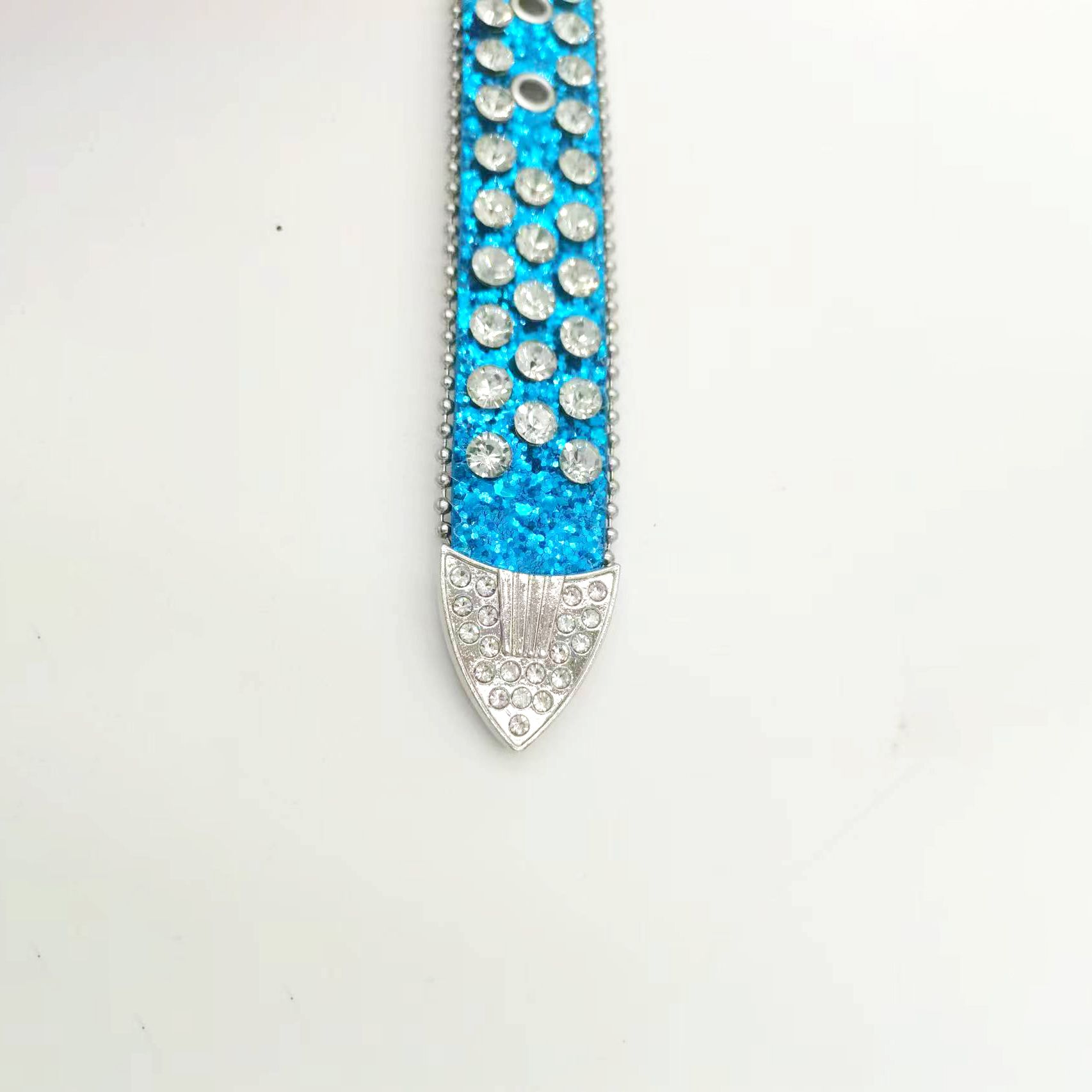 Casually Chic Silver Metal Waist Belt Featuring Rhinestones, Crystals, and a Unique Skull Motif