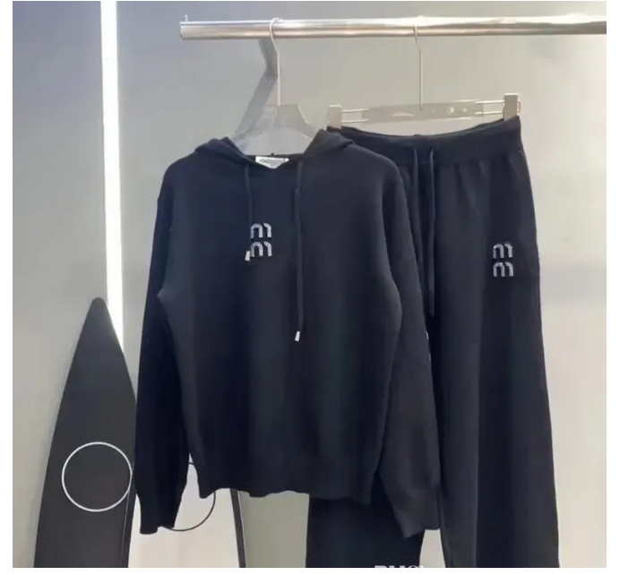 Womens Tracksuits Autumn Winter Knitted Hoodie Set with Embossed Lettering and Hot Diamond Detail Casual Loose Fit Sweater in 4 Colors L260116