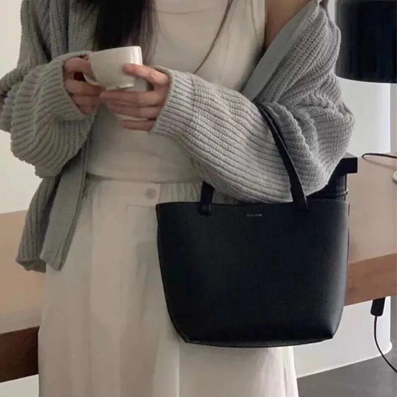 2025 New Small Light Fashion Brand Design Handbag Versatile Large Capacity Pebbled Cowhide Shoulder Crossbody Bag
