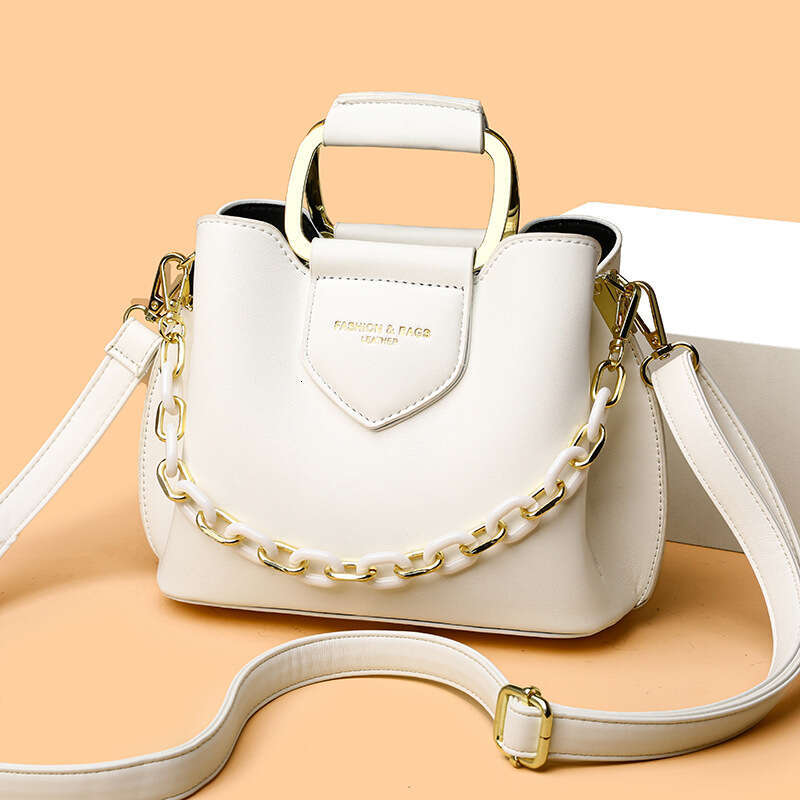 Women's 2024 New Bucket Trendy Korean Shoulder Handbag Chain Commuter Diagonal Fashion Small Bag