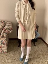 2025 Early spring must enter Intelligent girl with knitted cardigan vest skirt three-piece set, a key to unlock the fashionable fine wear password