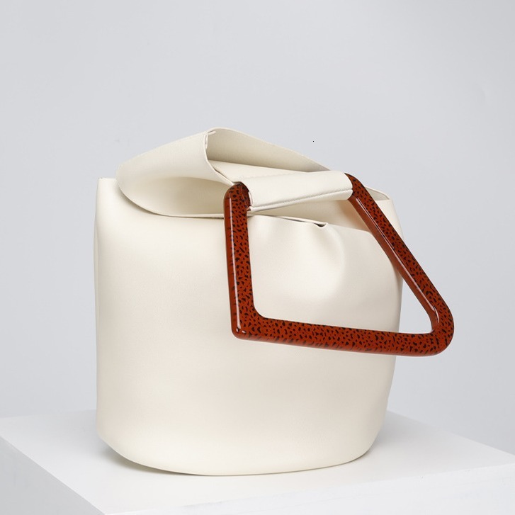 Designer Designer Trendy And Niche Design New Irregular Bucket For Women, Personalized Acrylic Handheld Fashionable Women's Bag