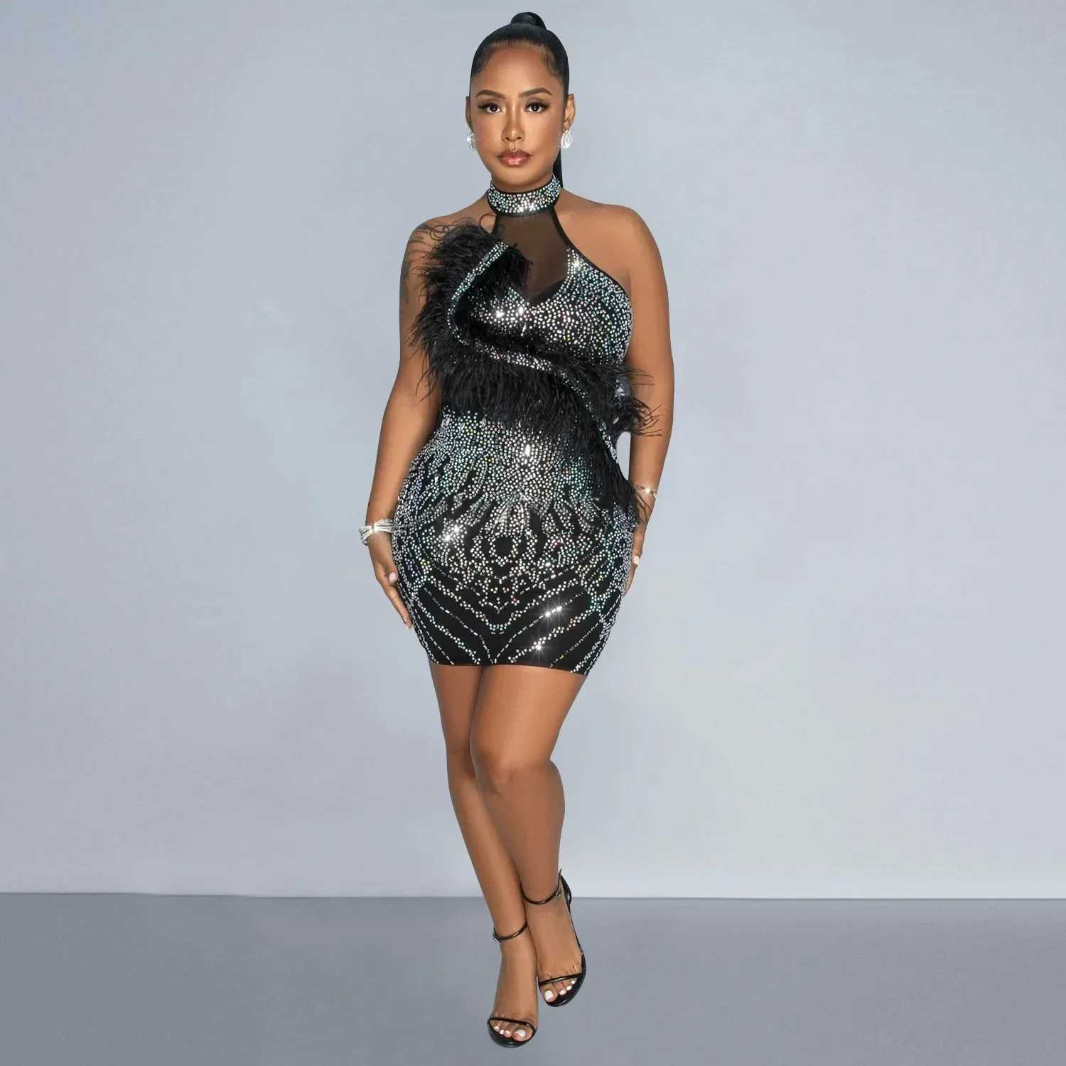 Basic Casual Dresses Women Diamonds Hot Rhinestones Feather Front Halter Slveless Bodycon Midi Dress 2024 Sexy Party Even Dresses Vestidos H25217