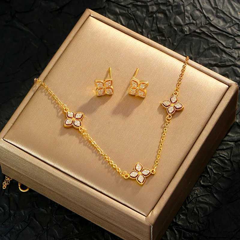 Earrings Necklace High Quality 18K Gold Plated Four Leaf Clover Flower for Women Girl Fashion Waterproof Jewelry Set Bijoux Gift H250217 WYVZ