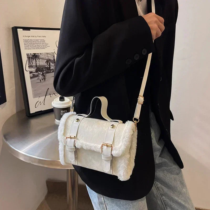 Winter Women Crossbody/shoulder Bag Lamb Plush Velvet Bag Lady Small Square Handbag PU Leather and Soft Plush Messenger Bag 250214