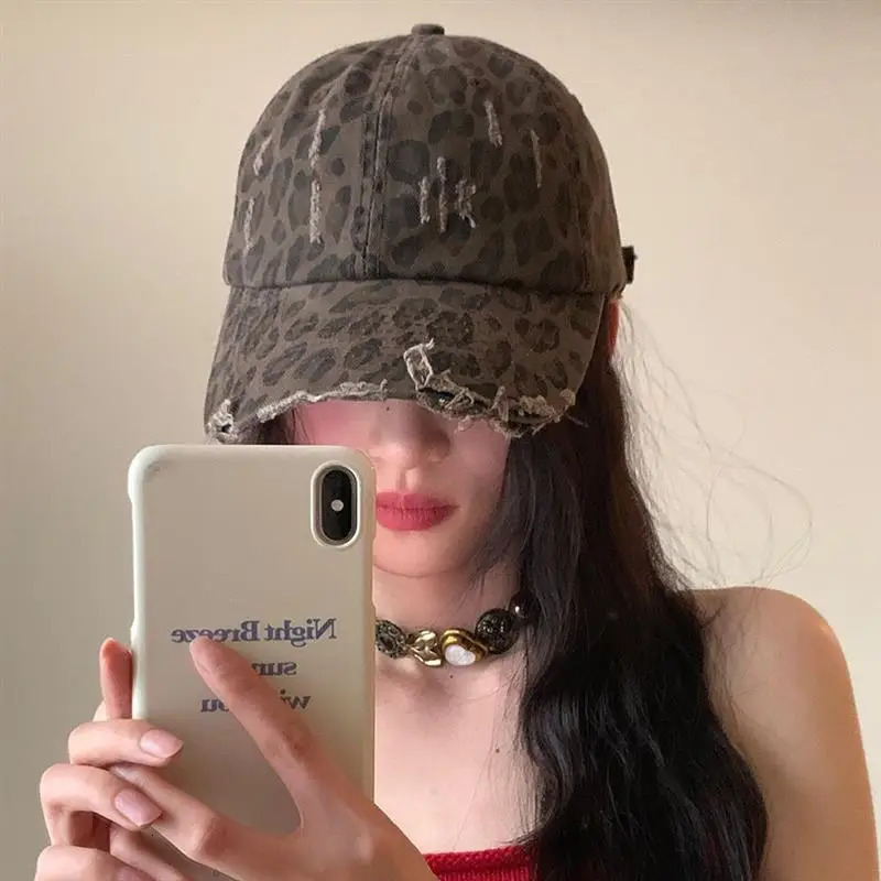 Women Retro Curved Brim Structured Leopard Print Sun Hat Trendy Cool Street Fashion Baseball Caps 250218