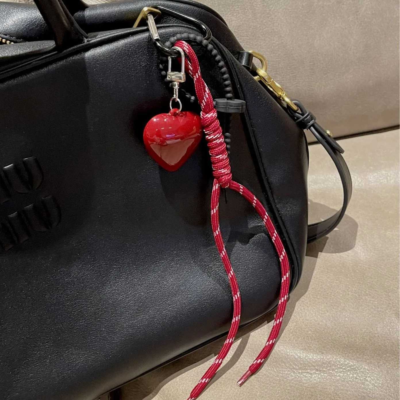 Keychains Lanyards 2024 New Style Angola Red Heart Braided Rope Keychain Pendant Personalized Bag Accessories H250217