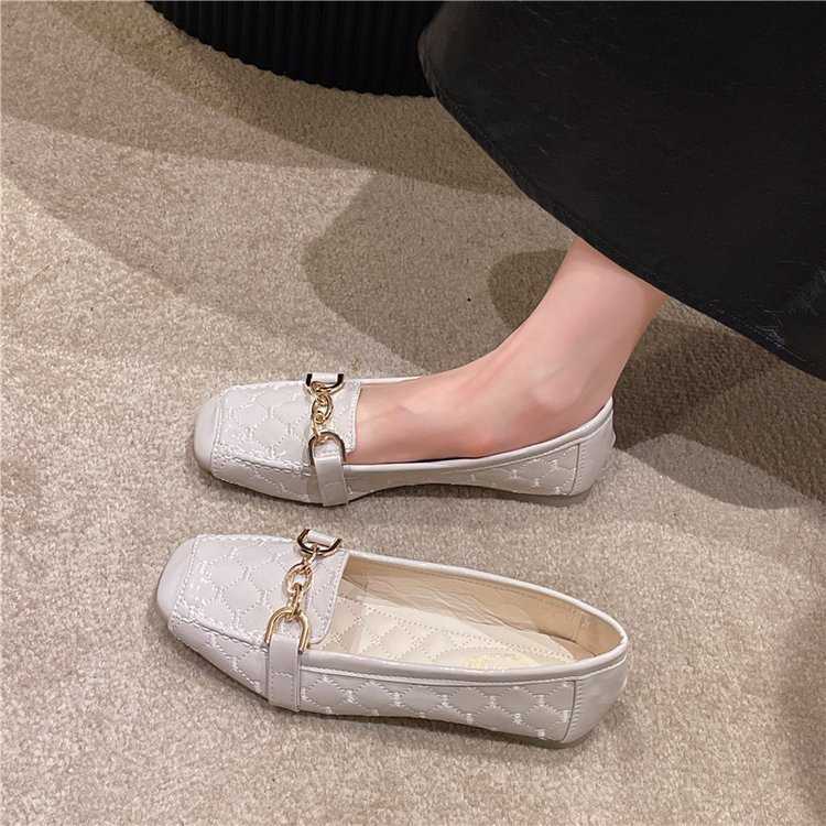 Red soled shoes, sandals, slippers, shoes Large size square toe shiny in flat bottomed soft breathable bean fashionable scoo