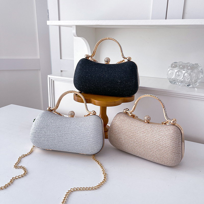 Stylish Ladies' Banquet Bags Featuring Sparkling Rhinestones and Trendy Chain Design