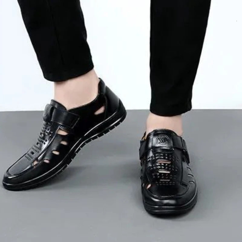 Men Sandal Summer Hollow Non-slip Casual Pu Leather Sandals for Men Fashion Lighted Breathable Beach Slippers Classic Dad Sandal 250217