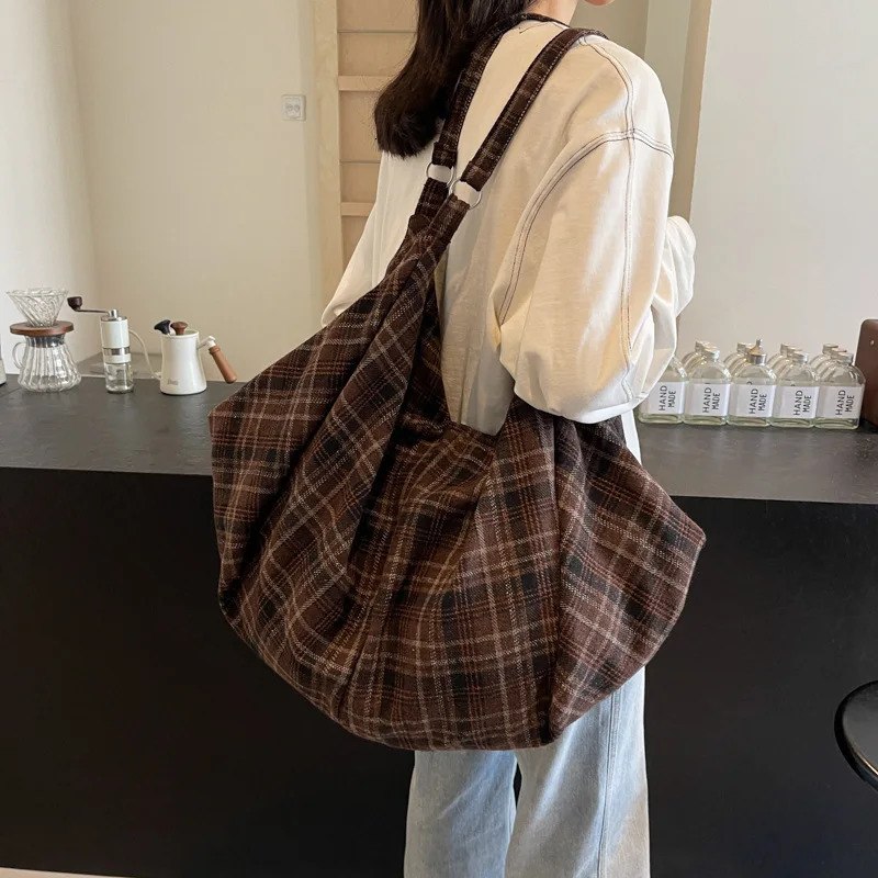 Largecapacity Messenger Tote Bag Simple Handbag Womens Autumn and Winter Fashionable Shoulder 250206