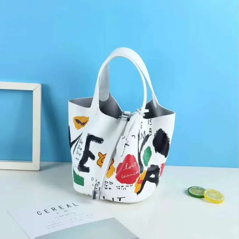 Cow 100% Leather 2024 Trends Designer Women's Handbag Real Genbuine Tote Bag For Ladies With Lock Drop Shipping