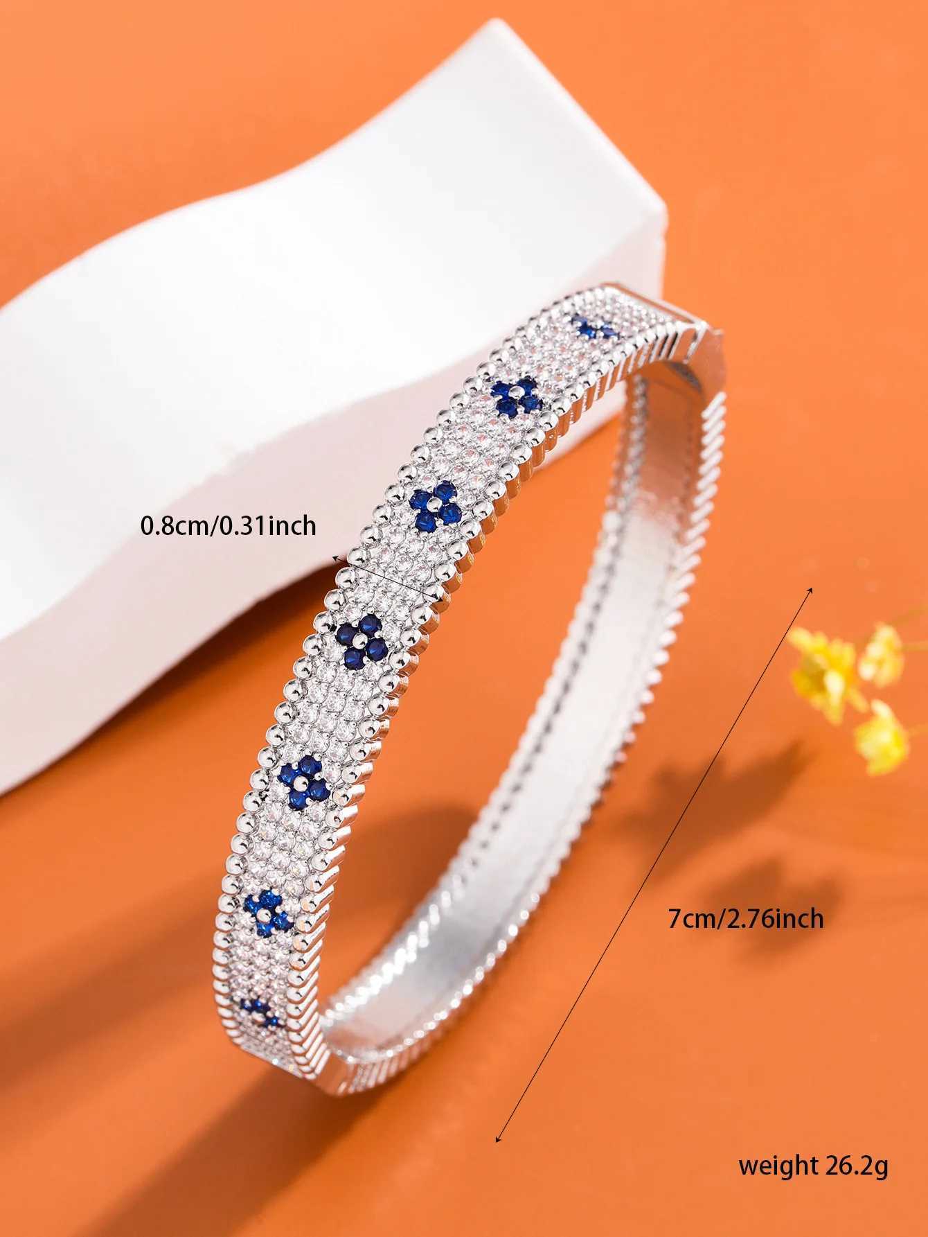 Bangle Trendy fashion 18 k gold plated brass jewelry four clover leaf shape skeleton court style bangle bracelet for woman H250217