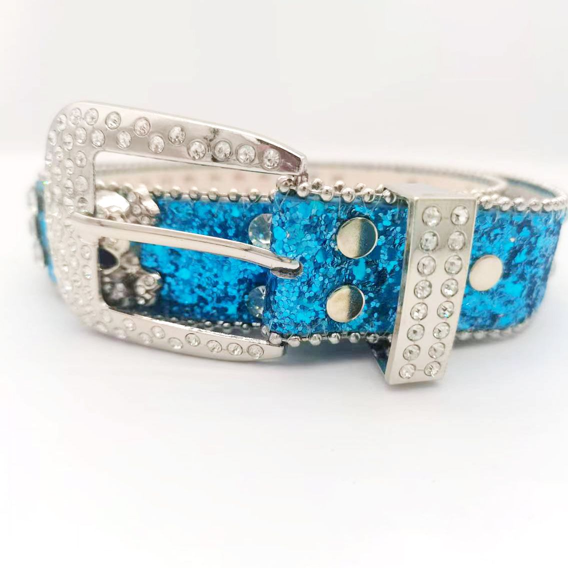 Casually Chic Silver Metal Waist Belt Featuring Rhinestones, Crystals, and a Unique Skull Motif