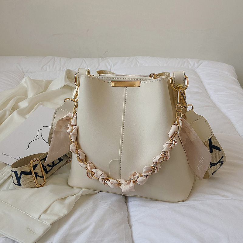 New Ladies' High-end Bucket Bag Large Capacity Simple Crossbody Bag Outdoor Leisure Bag Wallet Card Bag