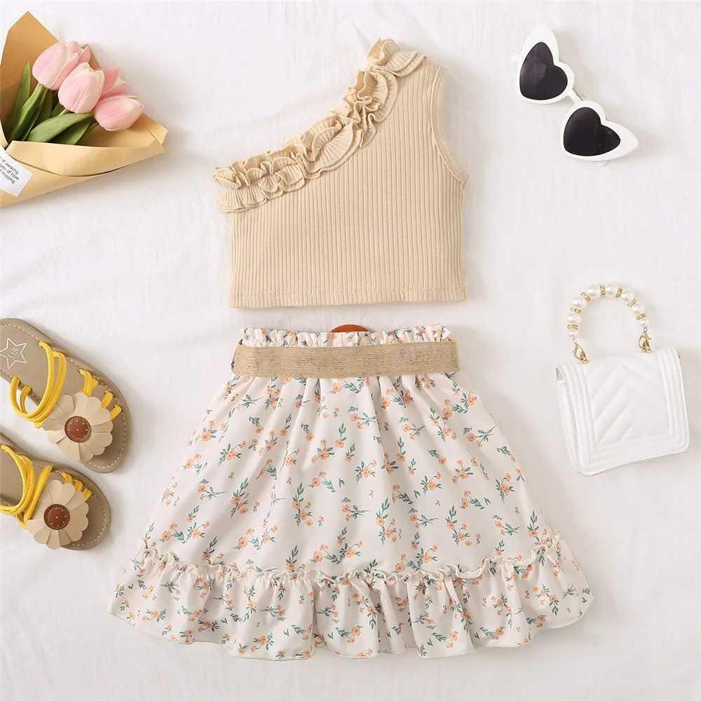 2PCS Childrens Baby Girls Clothing Set Retro Shoulders+Flower Skiing Summer Cute Design Sense Childrens Girls 1-6 Years OldXJ250410