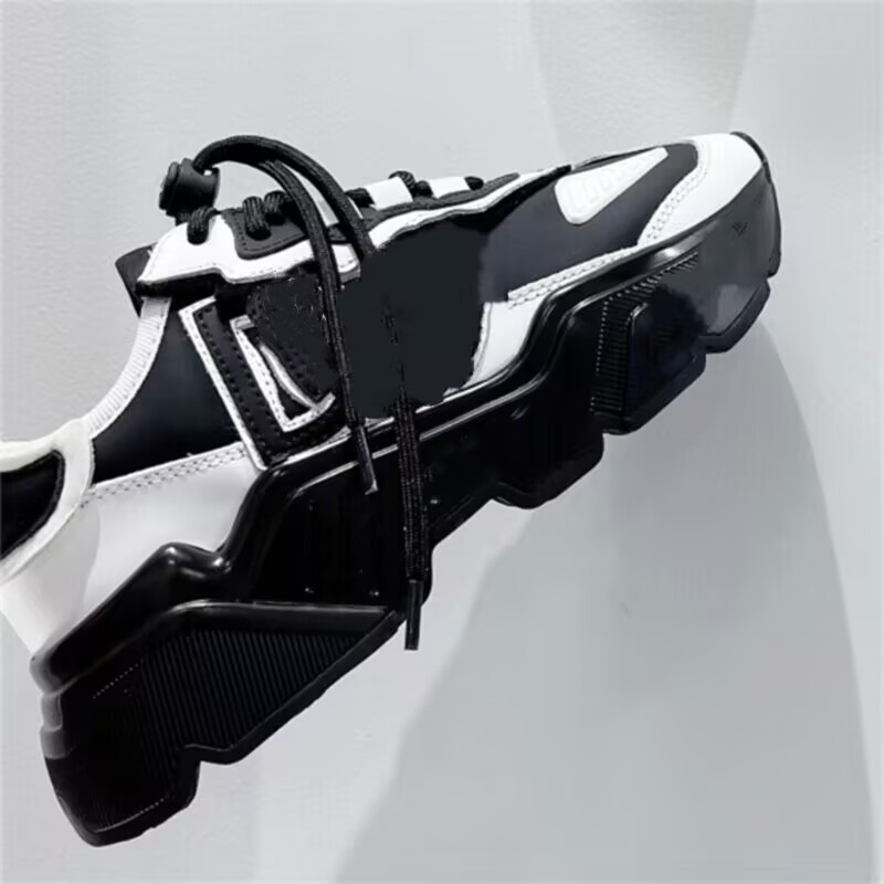 Men's Leather Sports Shoes - Versatile Casual & Running Sneakers for Fashion-Forward Dad Style