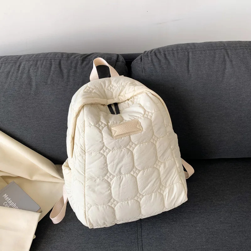 Winter Fluffy Backpack Quilted Backpack Lightweight Cotton Padded Knapsack Zipper Closure Fashion Bagpack Unisex 250122