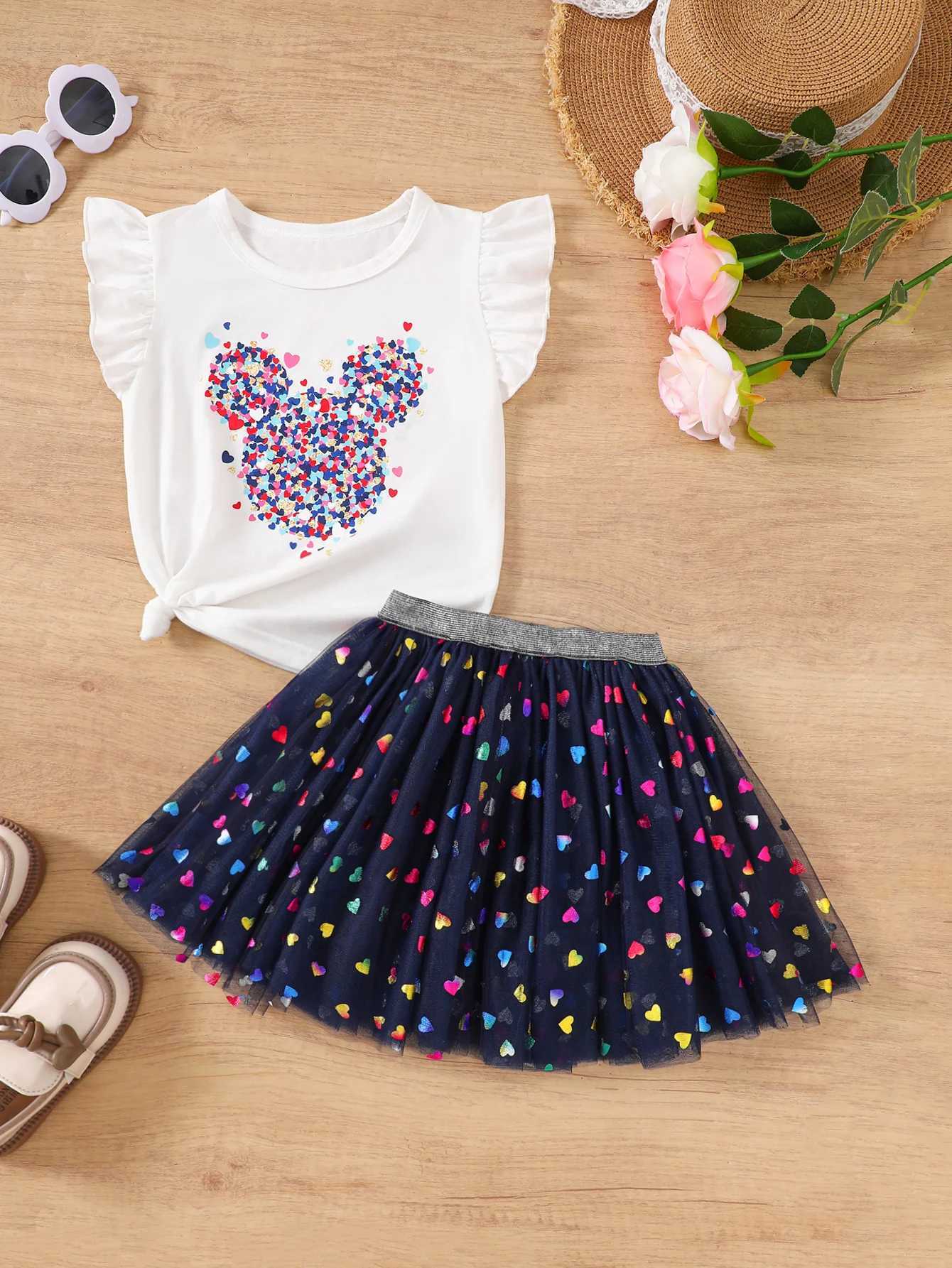 Summer childrens girls clothing set with heart-shaped printed short sleeved top colorful heart-shaped picture skiing 2PCS clothing Valentines Day gift
