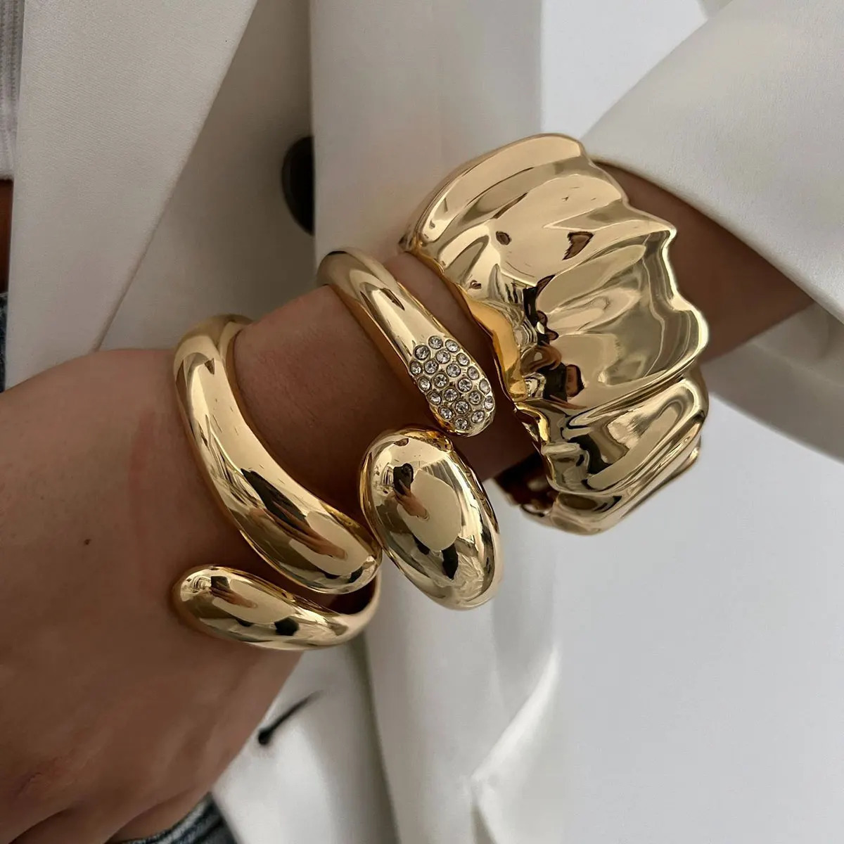 KMVEXO Irregular Water Drop Metal Wide Spring Bangles Vintage Geometric Punk Bangle Bracelets For Women Statement Jewelry 250213