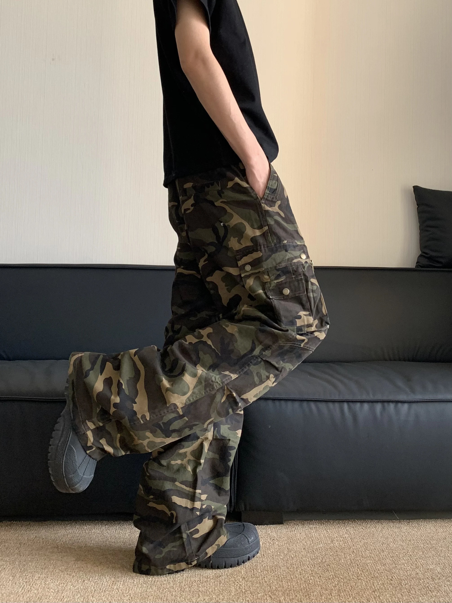 Camouflage Straight Tube Pants High Street Loose Large Pocket Cargo Pants High Waist Trendy Streetwear Male Trousers 250206