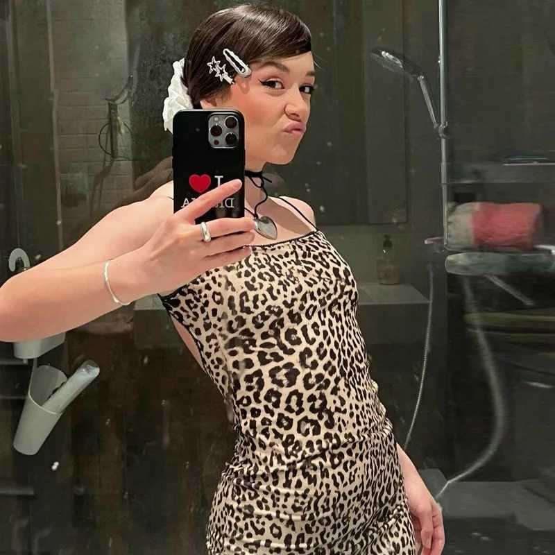Basic Casual Dresses Lygens Leopard Print Spaghetti Backless Long WomenS Dresses Summer Elegant Evening Beach Vacation Dress Party Ladies Outfit H2521