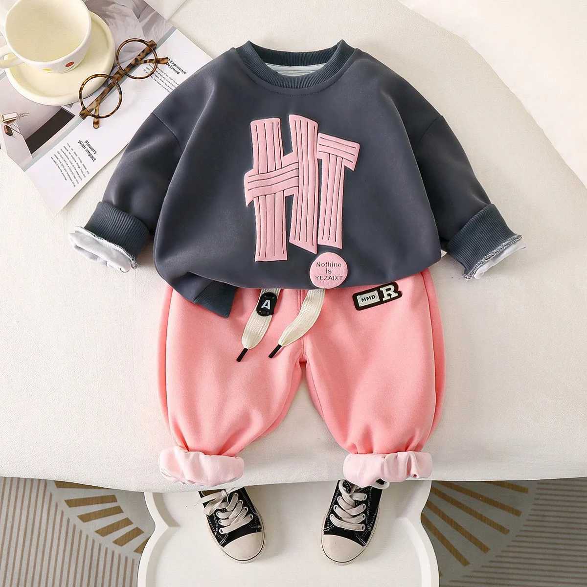 2024 autumn two-piece clothing set for children and boys cotton patch sportswear tracking clothes stickers sports pants baby clothing W250218