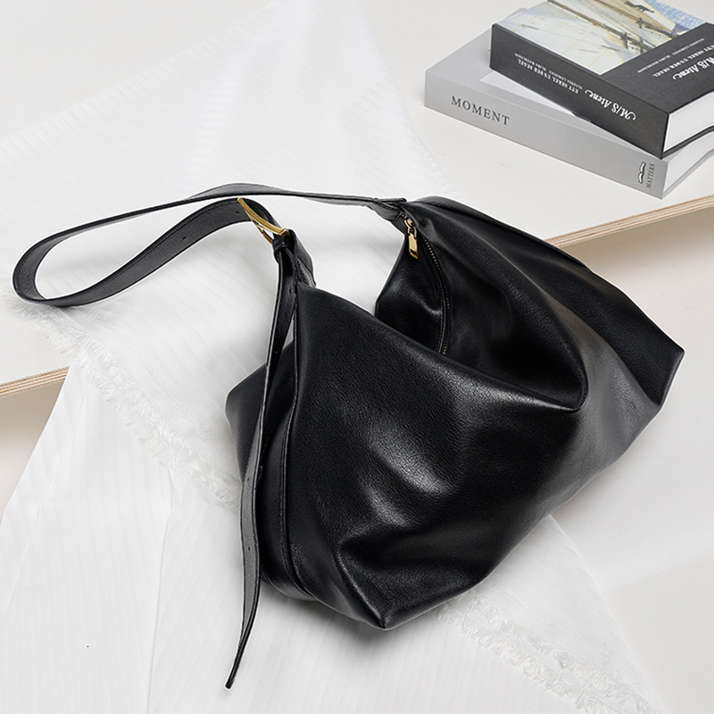 Designer Designer 2024 New Crossbody Versatile Casual Women's Shoulder Sense Commuter Large Capacity Soft Leather Tote Bag