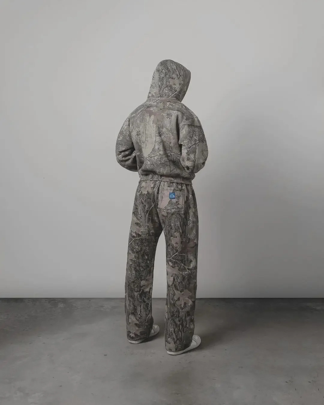 Camouflage Leaf Hoodie Sweatshirt Two Piece Set Men Camouflage Leaf Oversized Sweatshirt Elastic Waist Casual Pants Set 250217