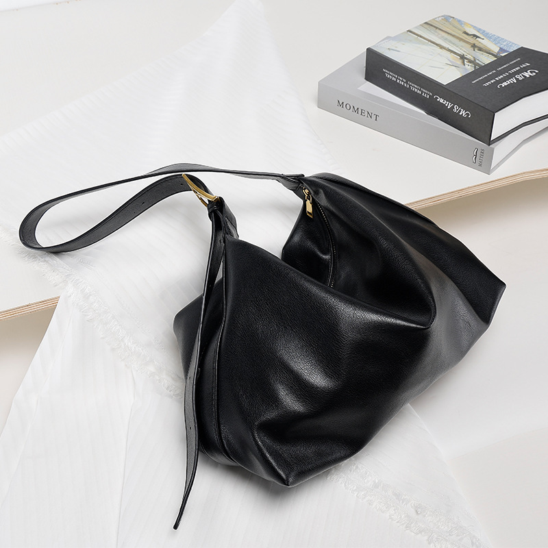 Designer Designer 2024 New Crossbody Versatile Casual Women's Shoulder Sense Commuter Large Capacity Soft Leather Tote Bag