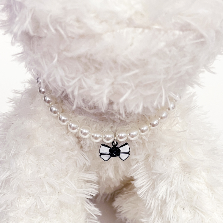 Fashion Dog Pearl Necklace with Black and White Bow Charm, Exquisite Cat Dog Neck Decoration Necklace for Small Medium Dogs, Adjustable Pet Necklace M