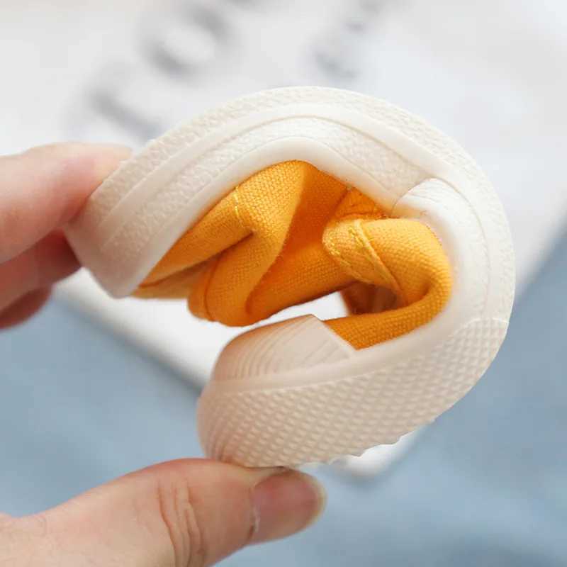 2024 Spring and Summer Childrens Shoes Boys and Girls Candy Colors Childrens Casual Canvas Sports Shoes Soft Childrens Fashion Shoes 21-35 Z250217
